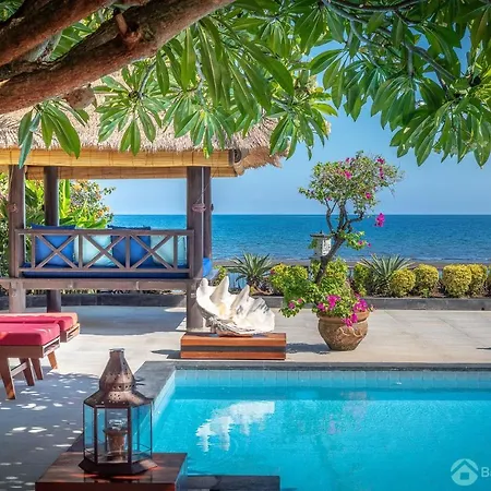 Villa Kamboja - Intimate Luxury Lovina Beach Villa